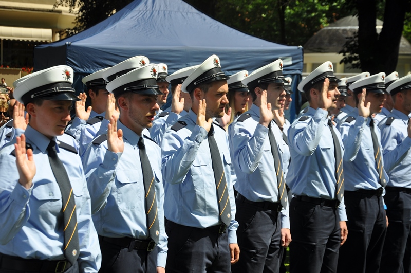 481 Junge Polizisten Und Polizistinnen Im Kurpark Bad Kreuznach ...